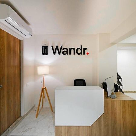 Wandr Hotel- Near Mg Road Бангалор Экстерьер фото