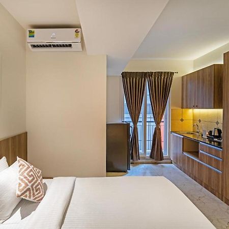 Wandr Hotel- Near Mg Road Бангалор Экстерьер фото