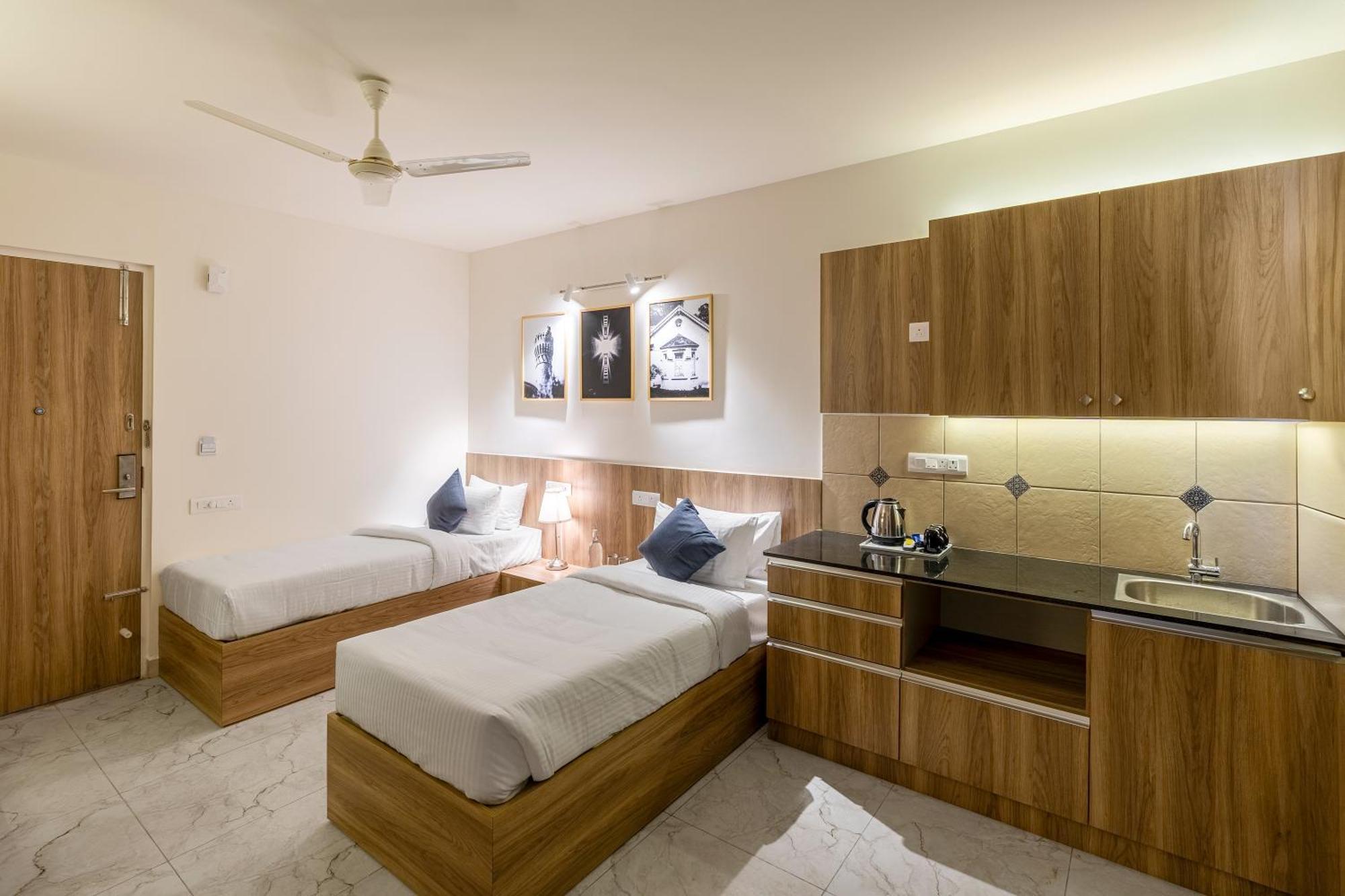Wandr Hotel- Near Mg Road Бангалор Экстерьер фото