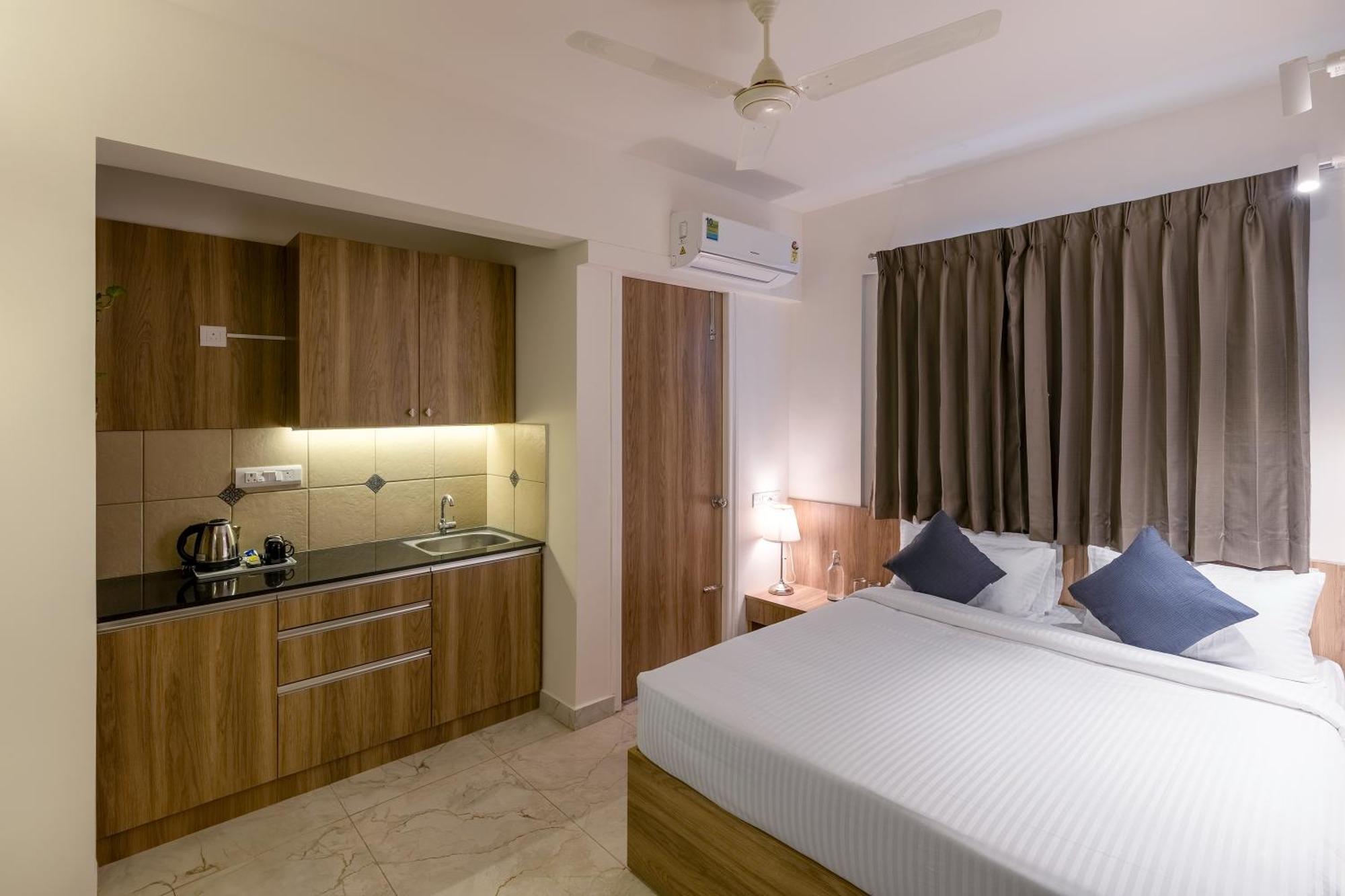 Wandr Hotel- Near Mg Road Бангалор Экстерьер фото