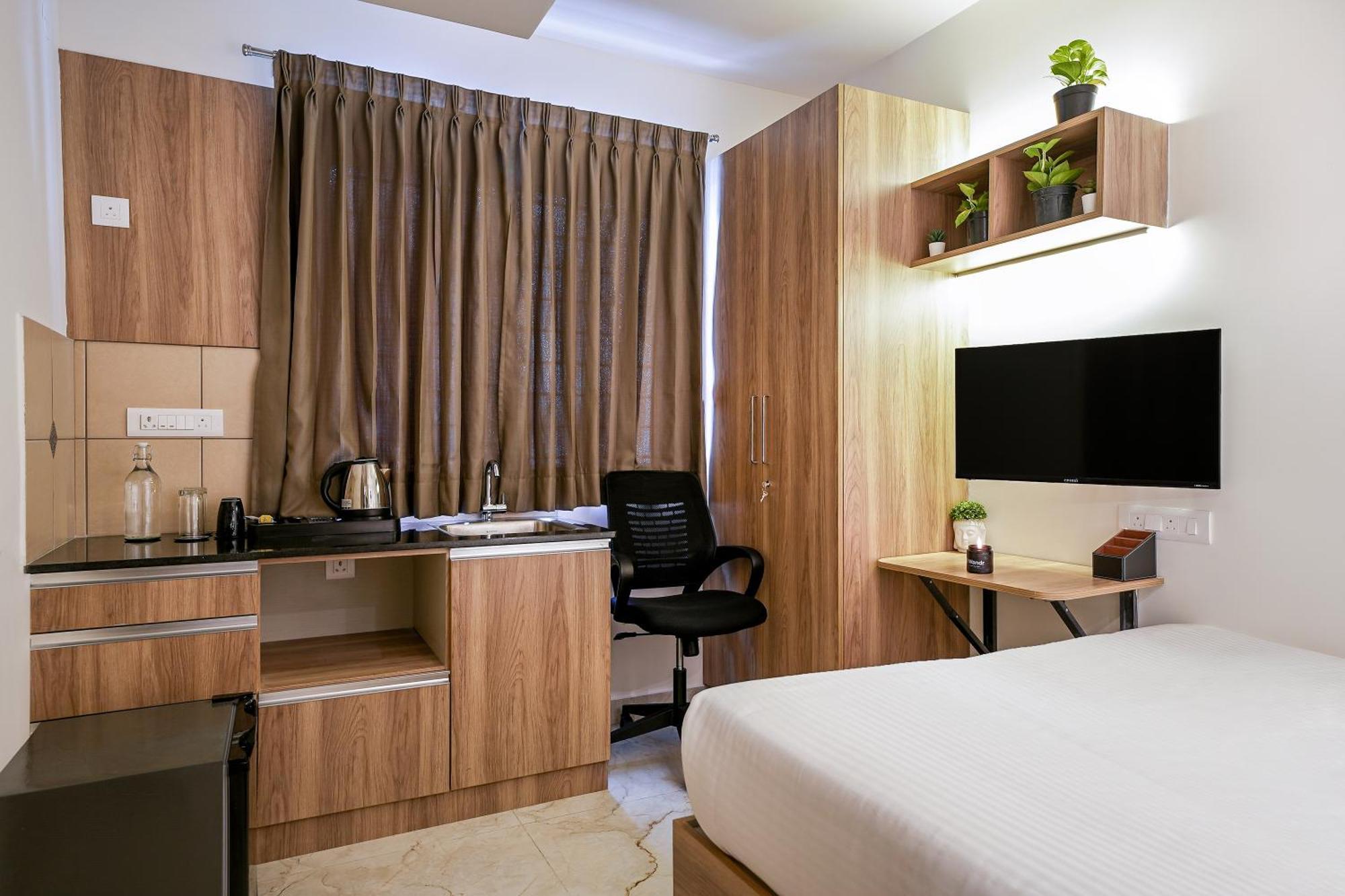 Wandr Hotel- Near Mg Road Бангалор Экстерьер фото